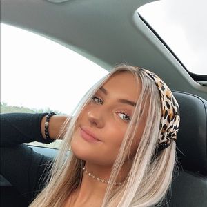 Meet your Posher, Bella